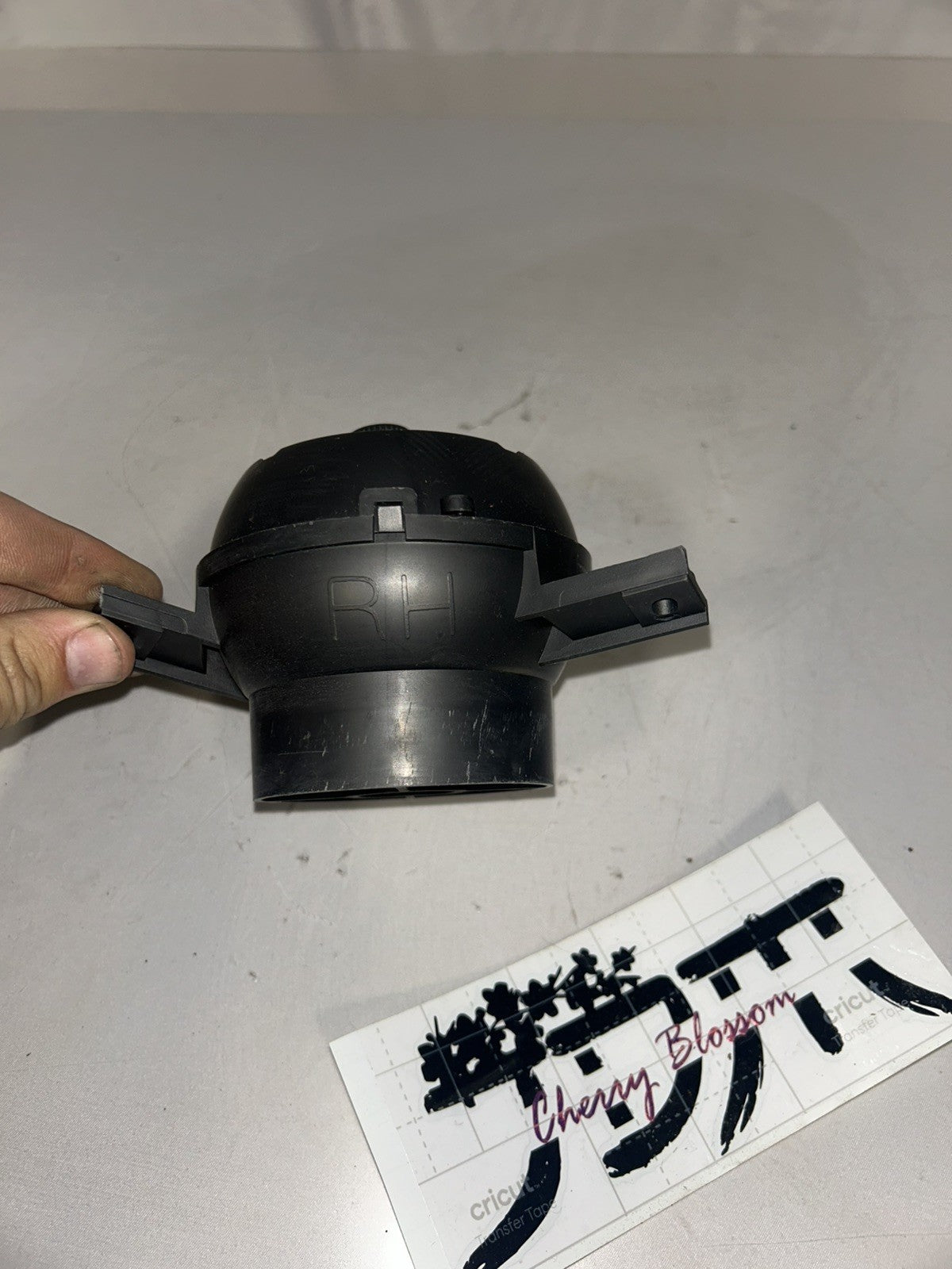 e3cd9538-cd16-414c-b271-563f0bdd1f08