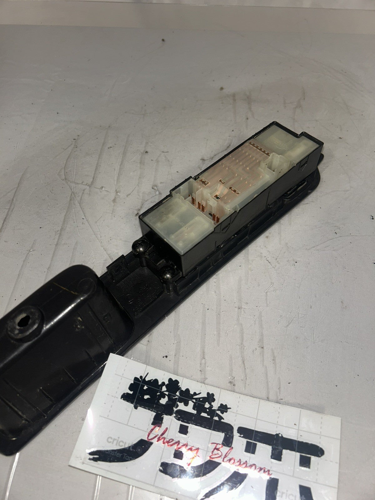 dfe1a6a0-c2cc-41a2-b44a-80a424c56178