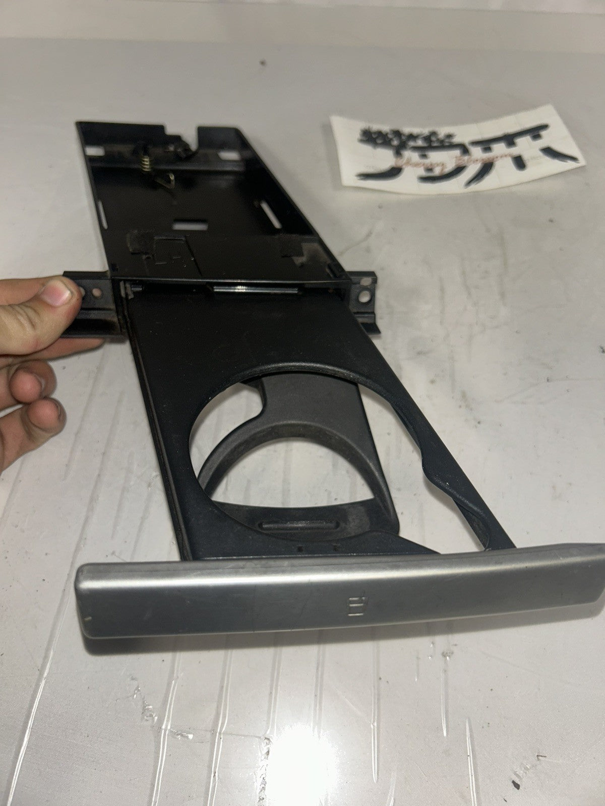 b9946aaf-f327-4af7-8d3c-33ce93f39728